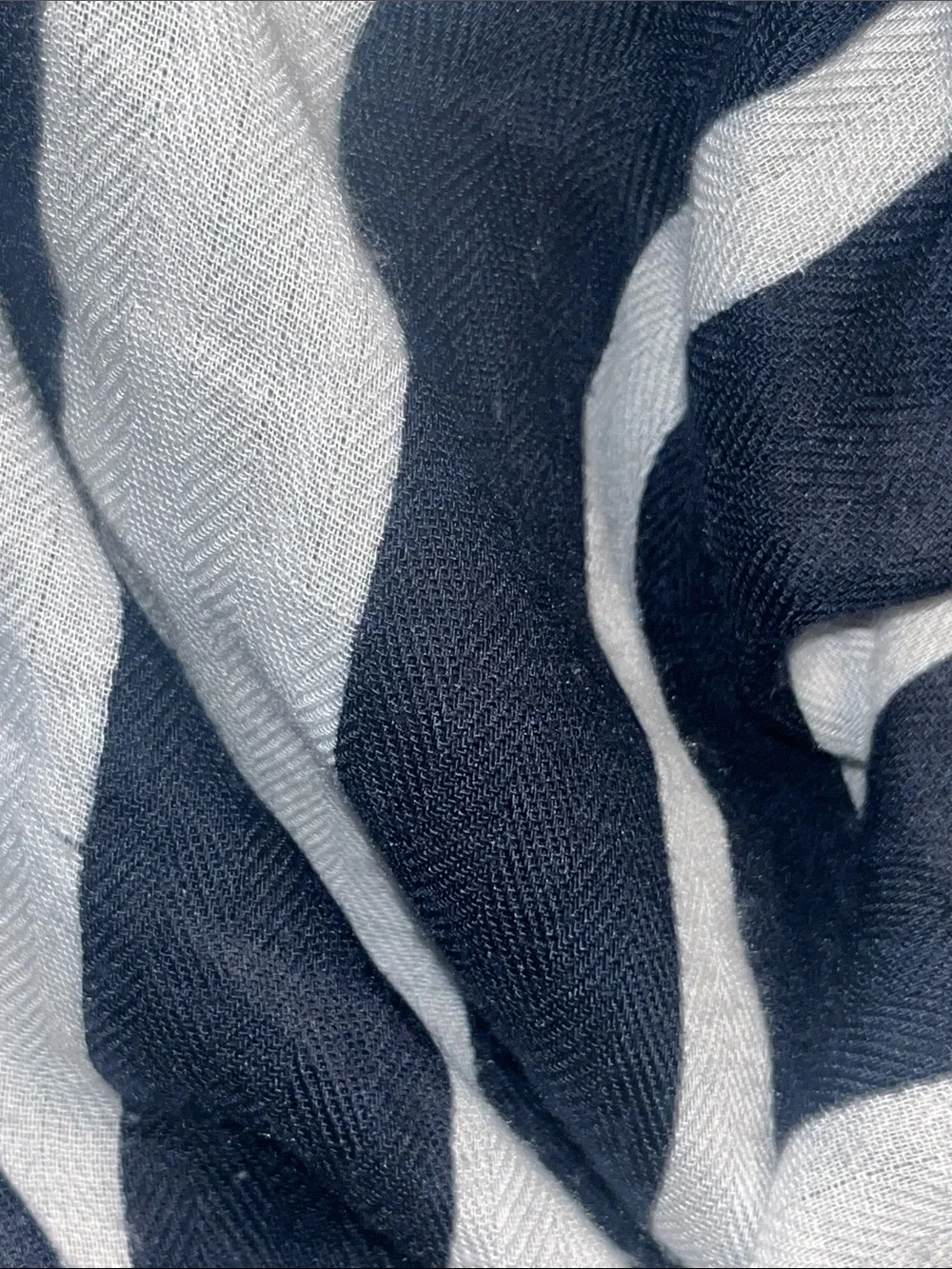 Black & White Striped Women's Wrap Scarf - Lightweight Everyday Shawl / Wrap S26